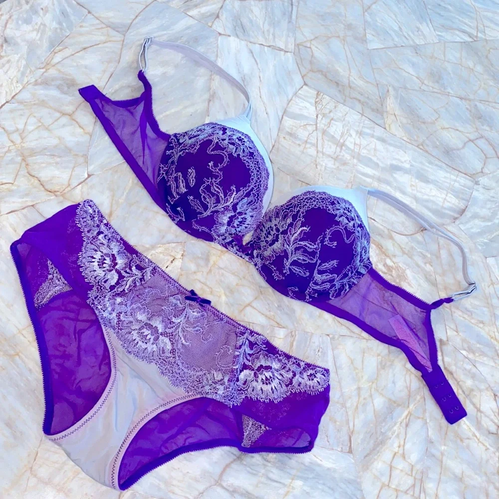 2 Pc Set: Medium Very Sexy Panty and 34B Bra BOMBSHELL Satin Lace Lilac Vintage